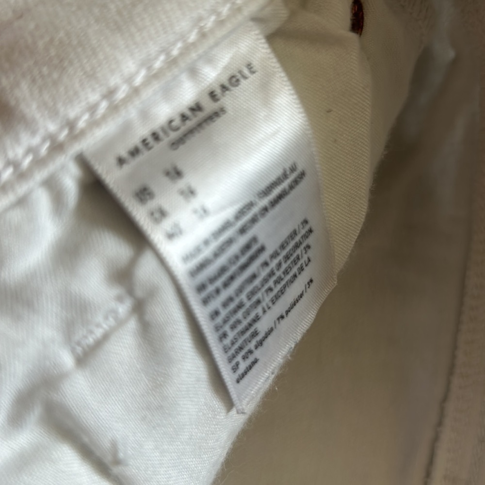 AEO hi-rise shortie jean shorts - Picture 4 of 5
